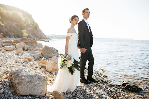 Fotografo di matrimoni Vladlena Kuzmina (vladlenakuzmina). Foto del 6 aprile 2020