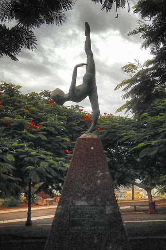 Escultura Homenaje a la Gimnasta Ana Bautista