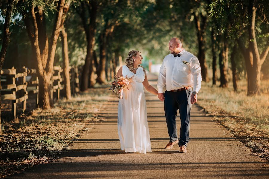 Fotógrafo de casamento Éva Buzai (buzaieva). Foto de 9 de setembro 2022