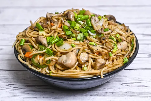 Mushroom Hakka Noodles