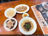 臺灣麵。雞飯