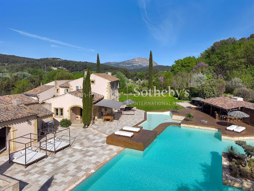 House with pool and terrace 1