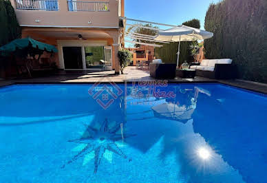 Villa with pool 17