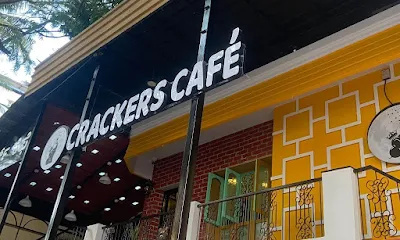 Crackers cafe