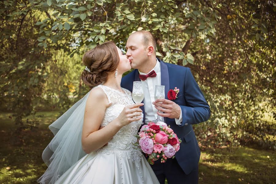 Fotógrafo de casamento Yuliya Garafutdinova (yulya0821). Foto de 30 de setembro 2017