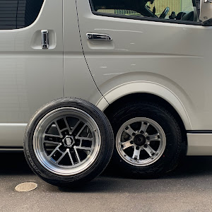 ハイエースバン TRH216K
