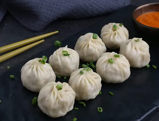 Steamed Mix Veg Momos [8 Pieces]