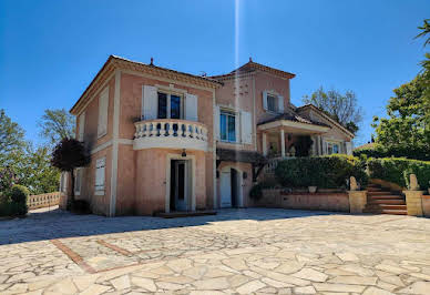 Maison avec piscine et terrasse 4