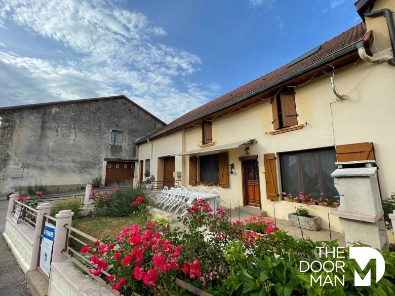 Vente maison 6 pièces 181 m² à Champigny-sous-Varennes (52400), 161 000 €