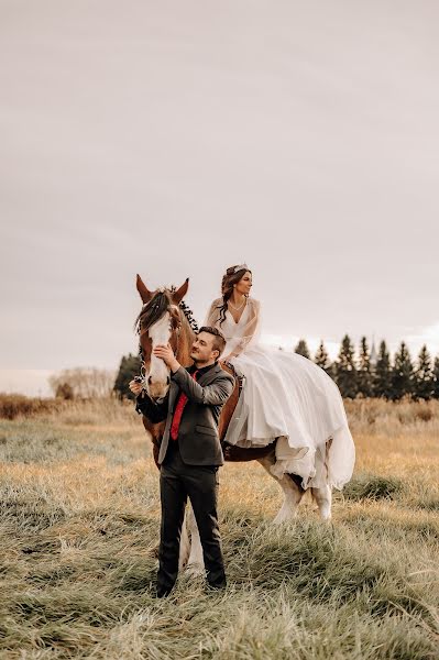 Hääkuvaaja Shayna Fearn (sfphotographyox). Kuva otettu 11. heinäkuuta 2023