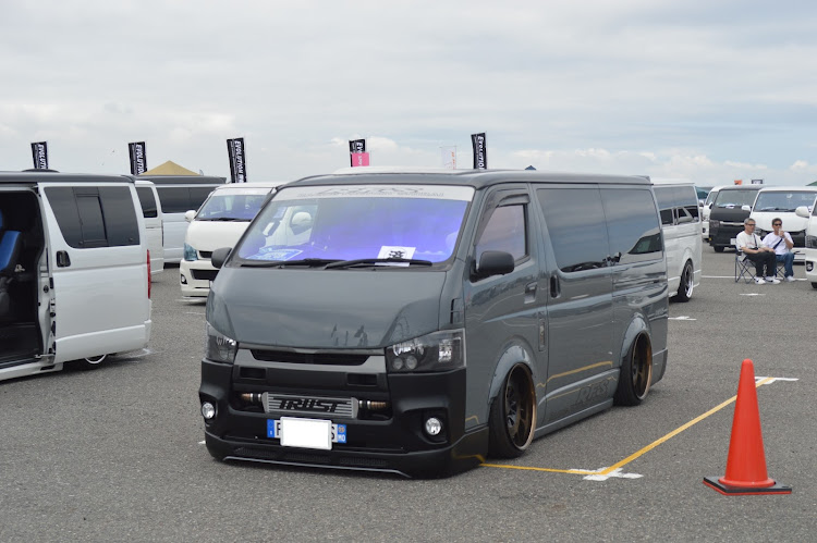 ヴォクシーのworkwheels・WORK VARIANZA T1S・ワゴニストスーパーカーニバル・スパカニ・オーナー様に届けに関するカスタム事例の投稿画像10枚目