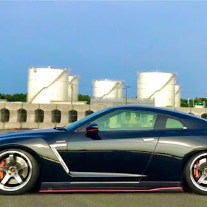 NISSAN GT-R