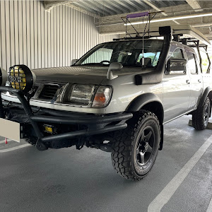 ダットサントラック 4WD