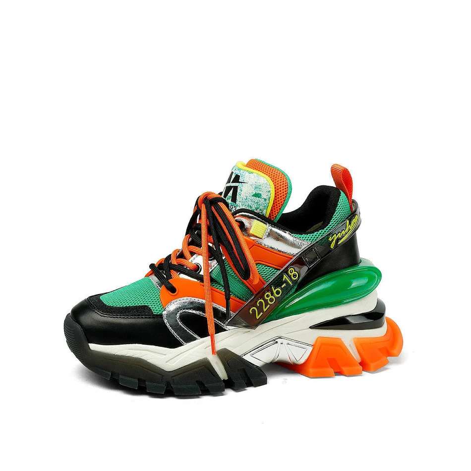 Women's Versatile Student Sneakers Comfortable and stylish shoes perfect for campus and everyday wear. Adaptable design 