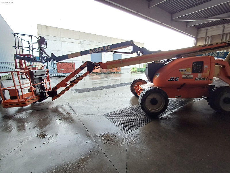 Picture of a JLG 600AJ