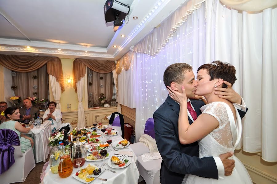 शादी का फोटोग्राफर Stanislav Kapaev (kapaev)। मार्च 6 2016 का फोटो