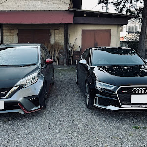 RS3 セダン 8V型