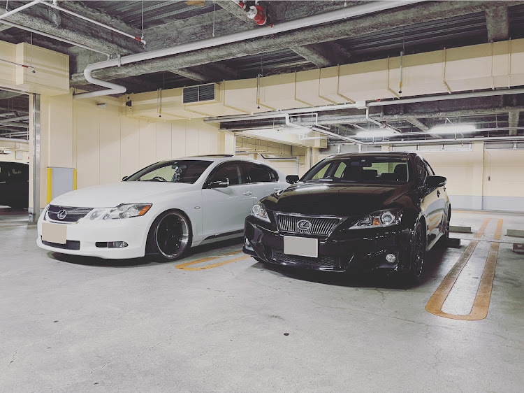 まっすーさんが投稿したTOYOTAレクサスゲス・is250・ドンキホーテ・平日は少ない・遂にコラボ♪に関するカスタム事例の投稿画像1枚目