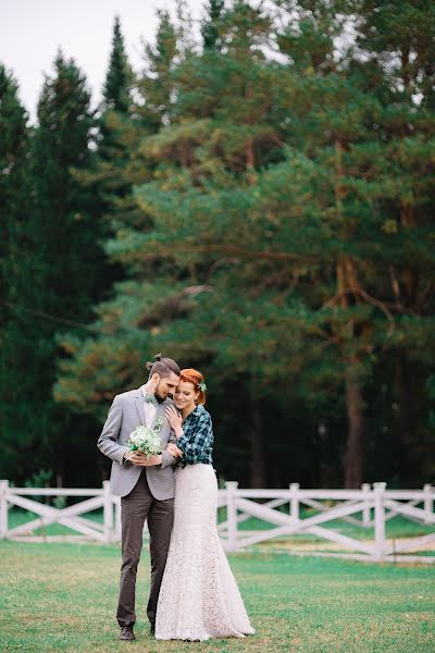 Wedding photographer Yaroslav Bulatov (i4ig0). Photo of 18 December 2015