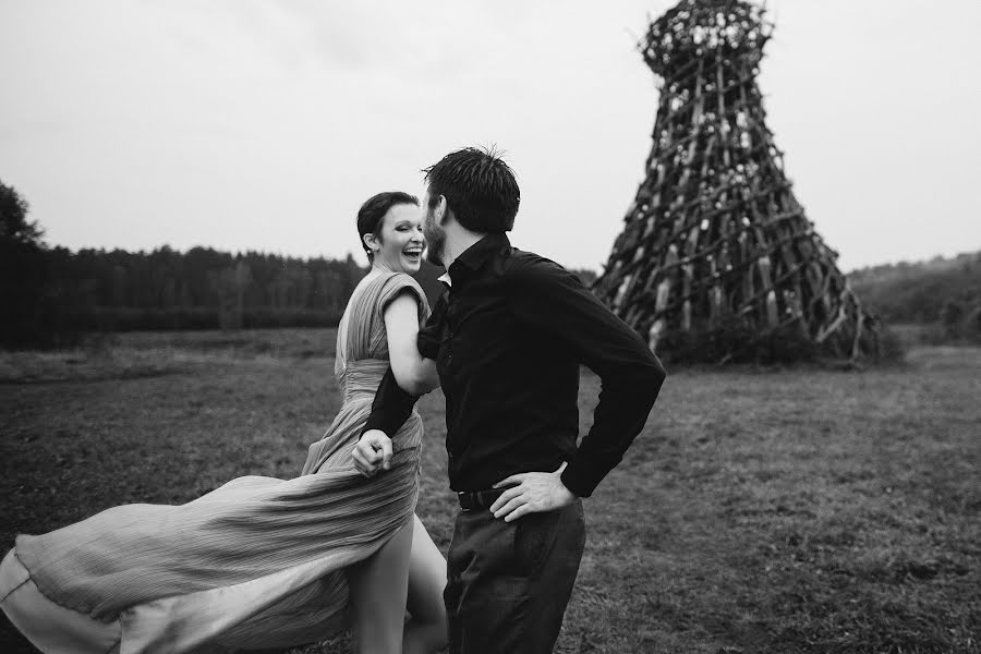 Fotógrafo de casamento Lesya Oskirko (lesichka555). Foto de 2 de dezembro 2016