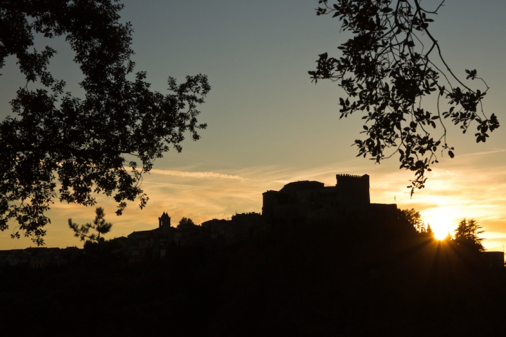 Fosdinovo in controluce di bellerofonte