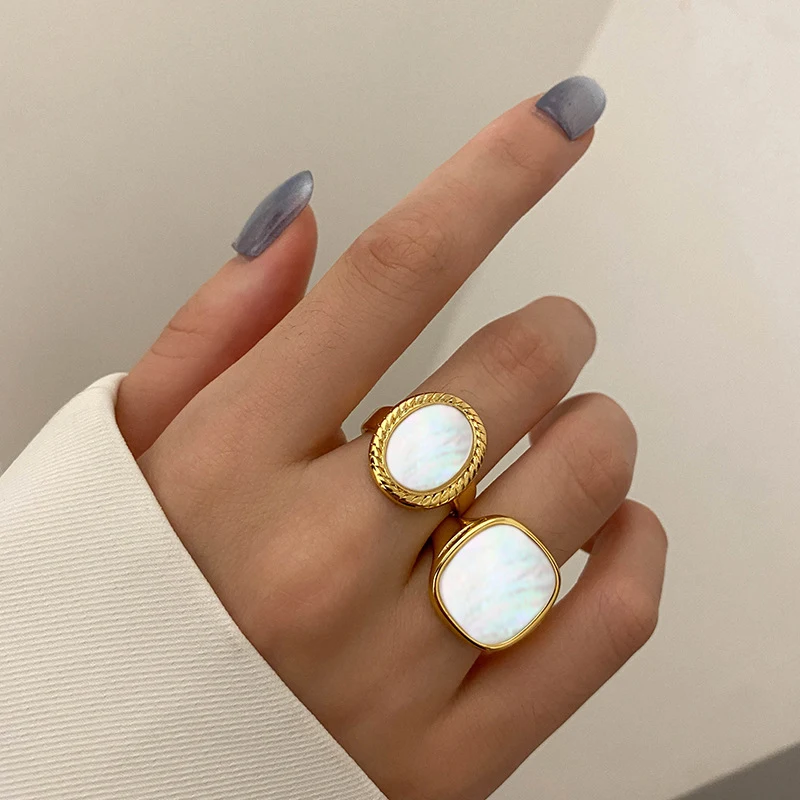 Metalen ring met textuur in retro Europese Amerikaanse stijl. Een stijlvol accessoire voor een vintage uitstraling. Perfect voor dagelijks gebruik.