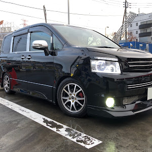 ヴォクシー ZRR70W