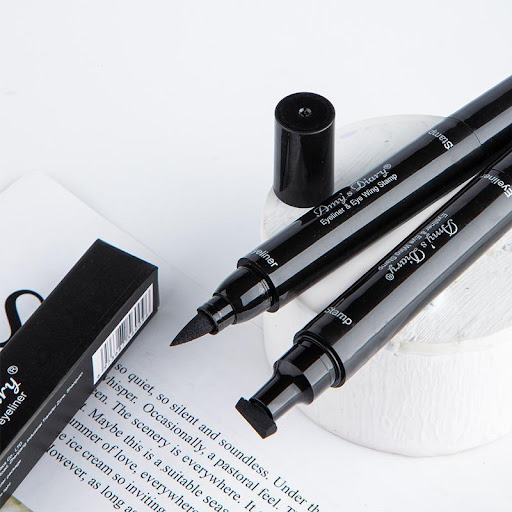 Title 7, Two-in-One Seal Liquid Eyeliner Quick-drying Sm...