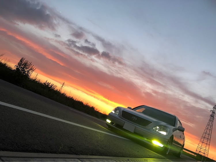 セルシオの夕日・ホイール交換に関するカスタム事例の投稿画像1枚目