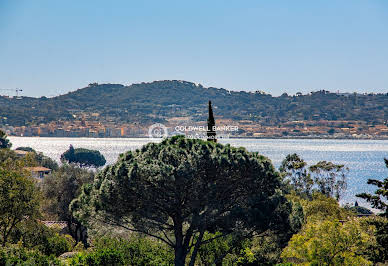 Villa avec piscine et terrasse 5