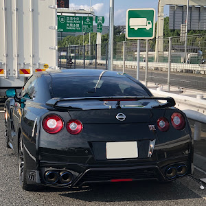 NISSAN GT-R R35