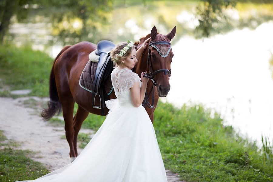 Fotógrafo de casamento Veronika Demchich (veronikad). Foto de 30 de abril 2019