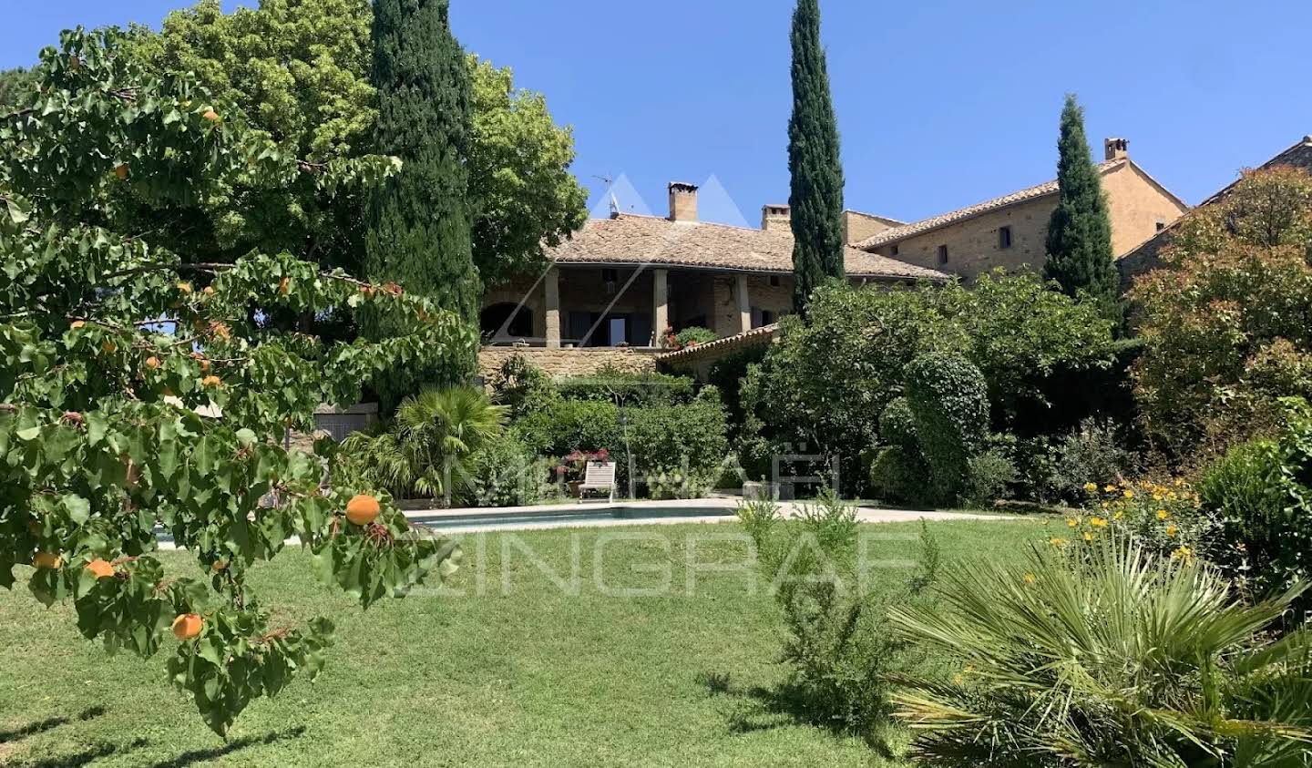 Property with pool Uzès