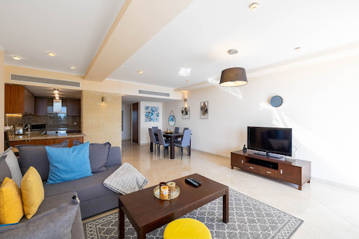 Apartment with pool 5