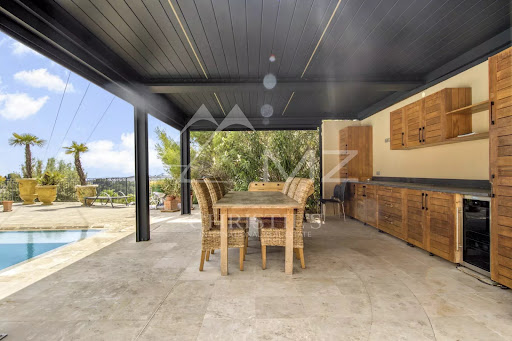 Villa with pool and terrace 3