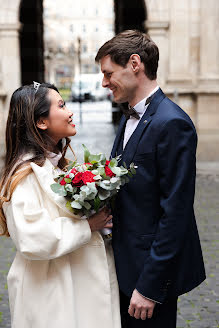 Fotografo di matrimoni Eugenie Smirnova (weddingfrance). Foto del 15 aprile 2023