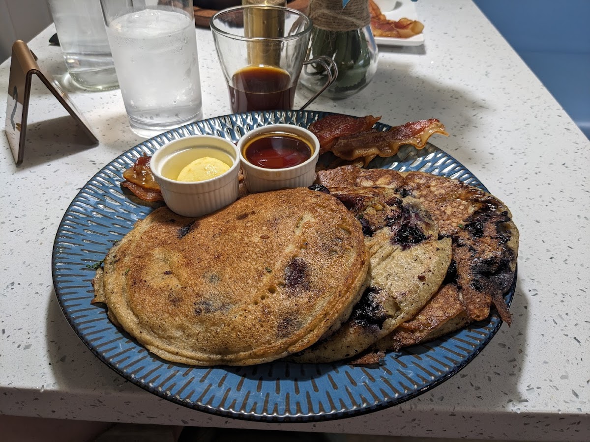 Blueberry sourdough flapjacks