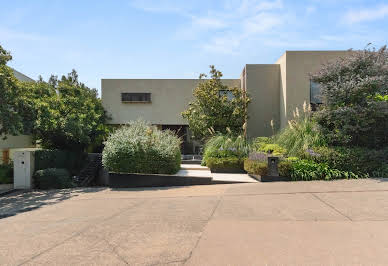 House with garden and terrace 8