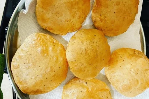 4 Namak Ajwain Poori