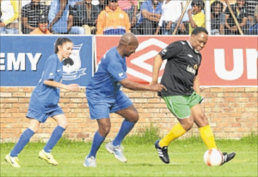 WIZARDRY: Deputy President Kgalema Motlanthe shows his opponent and spectators what he is capable of. Photo: Tsheko Kabasia