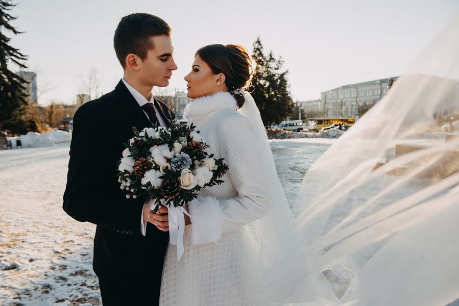 Fotógrafo de casamento Anna Ermilova (anna67). Foto de 12 de outubro 2019