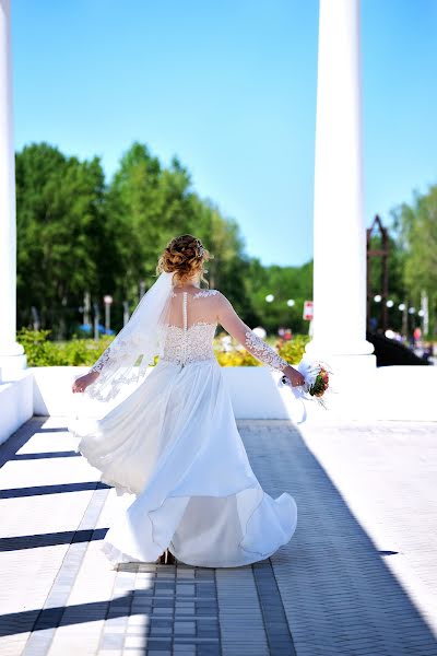Fotografo di matrimoni Oksana Astrova (astrova). Foto del 10 luglio 2019