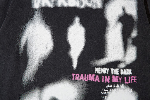 Title 7, Dark High Street Fuzzy Abstract Printing T-shir...