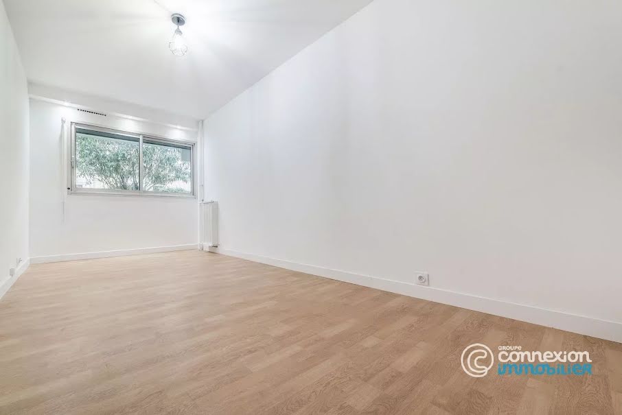 Location  appartement 1 pièce 17.09 m² à Marseille 6ème (13006), 480 €