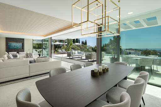 Villa with pool and terrace 5