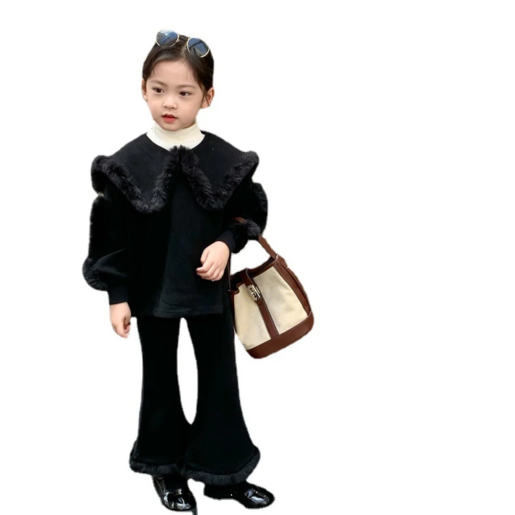 Kinderen tweedelig pak met grote kraag top en flared broek van imitatiebont, ideaal voor comfort en stijl, perfect voor diverse gelegenheden.