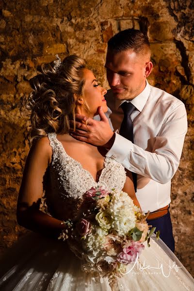 Wedding photographer Zsuzsanna Fisli (albawolfphoto). Photo of 21 January 2022