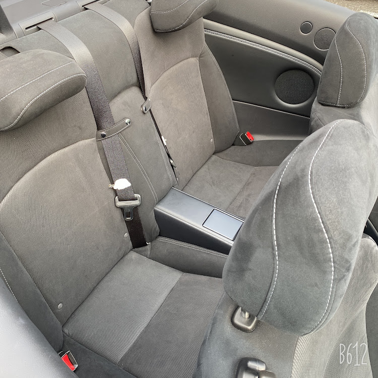 IS-CのIS250C・レクサス・車内グッズ・オープンカーのある生活に関するカスタム事例の投稿画像2枚目