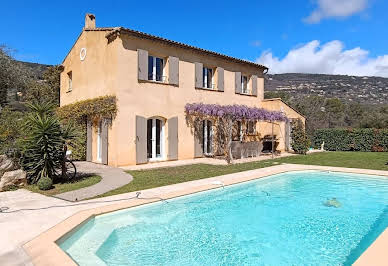 Maison avec piscine et terrasse 19