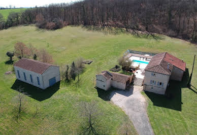 Farmhouse with pool 3